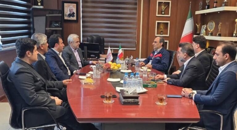 دیدار مدیرعامل شرکت فولاد اکسین خوزستان و مدیران بانک دی