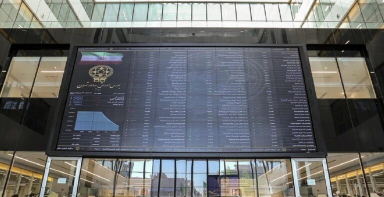 رشد ۶۴ هزار واحدی شاخص کل بورس / پرتراکنش‌ترین نماد‌های بازار کدام نمادها بودند؟